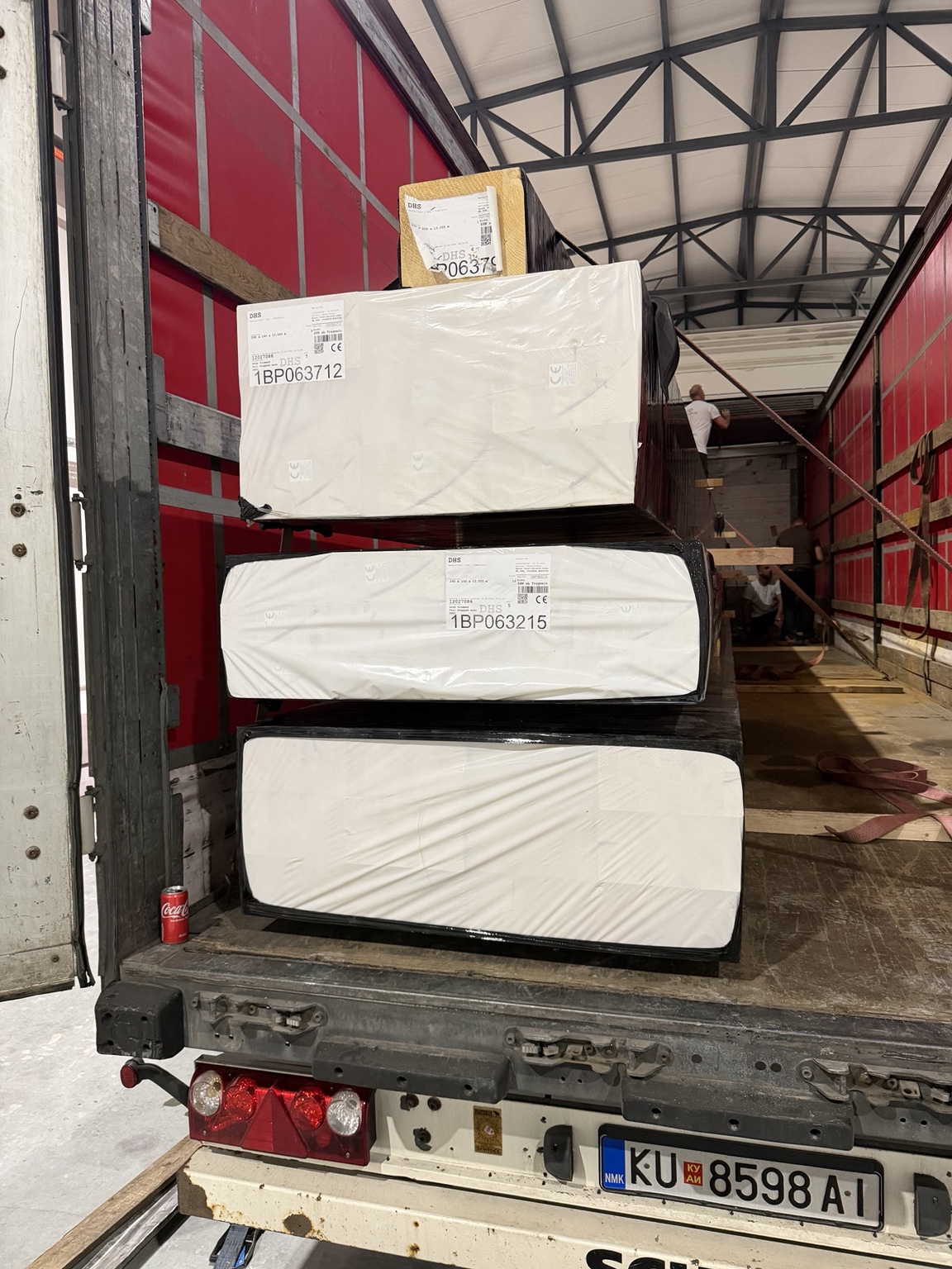 Ngarkesë e përgatitur për transport në Europë